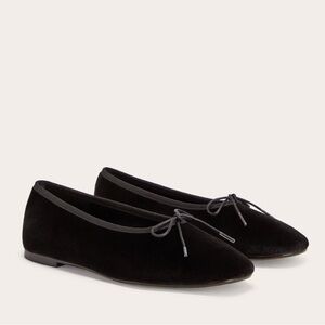 Everlane The Day Ballet Flat in black velvet, sz 7